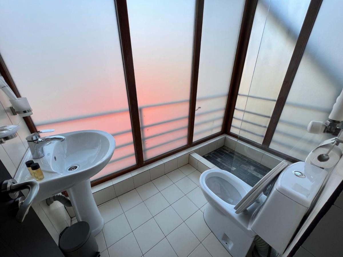 Hotel Old Tbilisi 5 Rooms Bagian luar foto