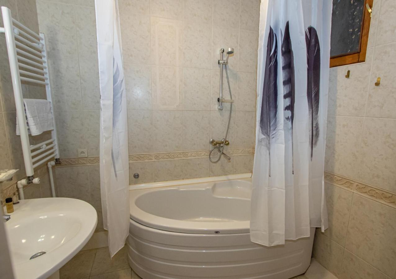 Hotel Old Tbilisi 5 Rooms Bagian luar foto