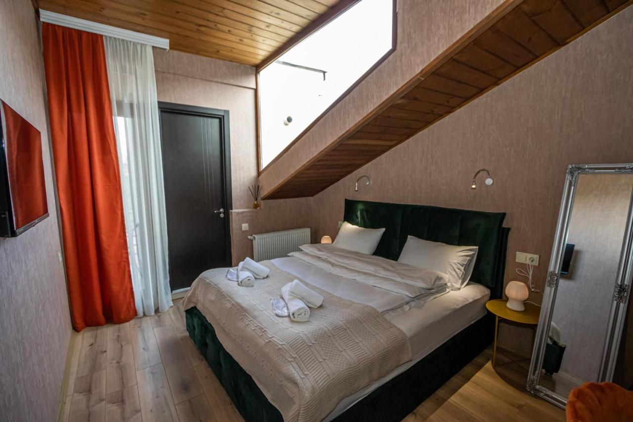 Hotel Old Tbilisi 5 Rooms Bagian luar foto