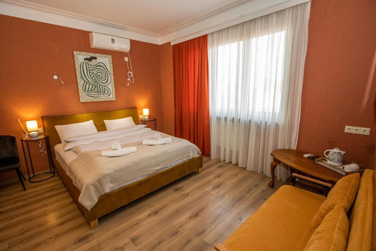 Hotel Old Tbilisi 5 Rooms Bagian luar foto