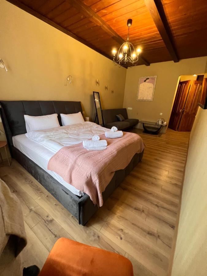 Hotel Old Tbilisi 5 Rooms Bagian luar foto